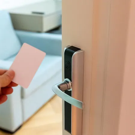 101-new Bazaar 4* تيرانا