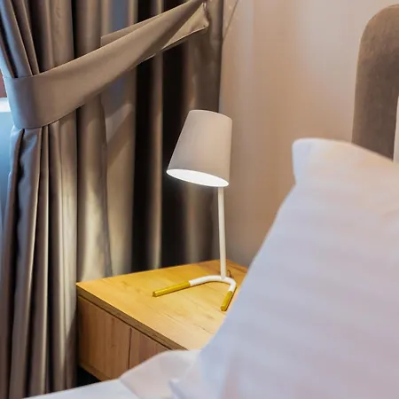 101-new Bazaar تيرانا