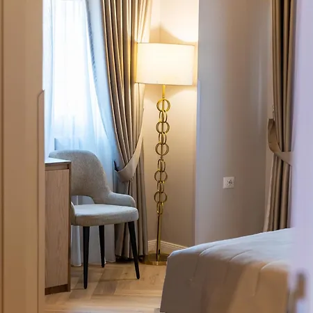 101-new Bazaar Hotel Tirana