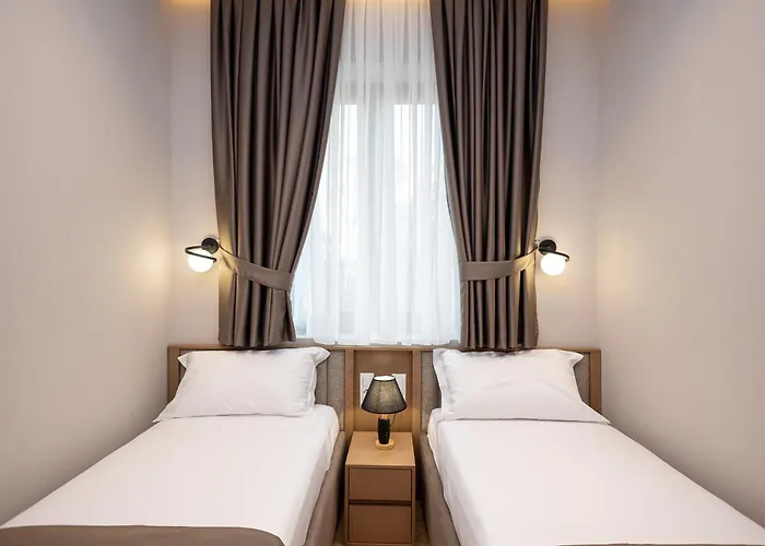 Hotel 101-new Bazaar